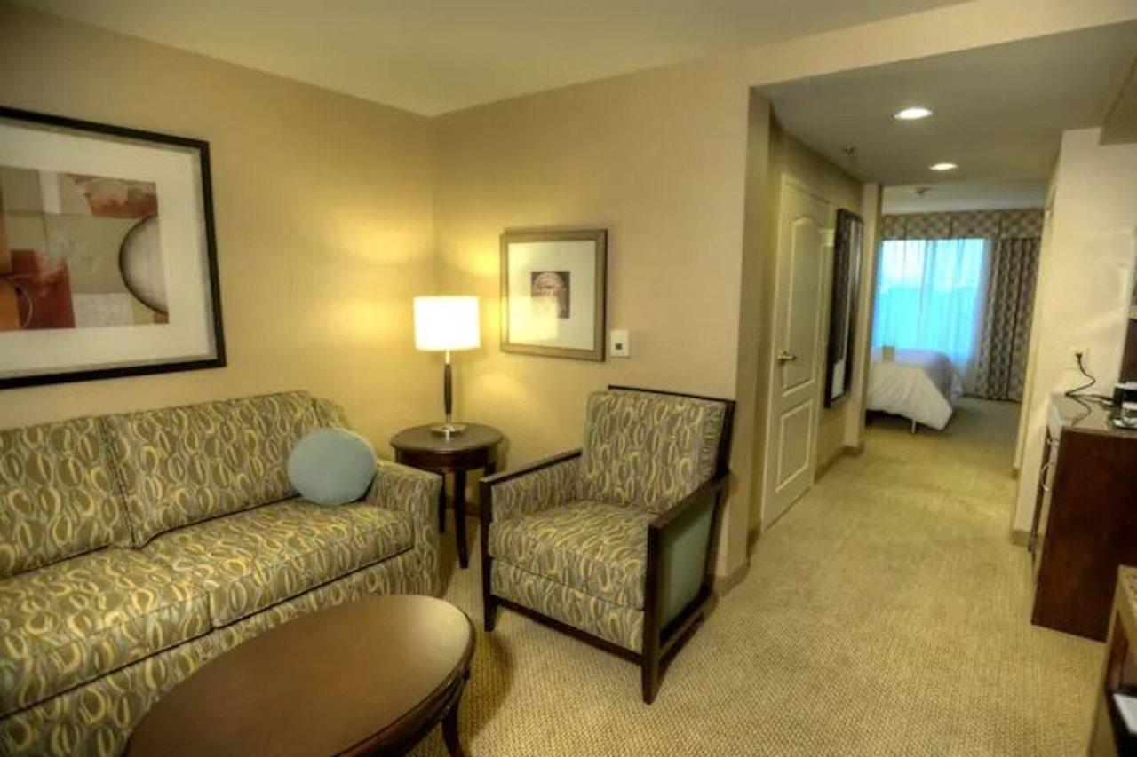 Hilton Garden Inn Omaha East/Каунсъл Блъфс Екстериор снимка