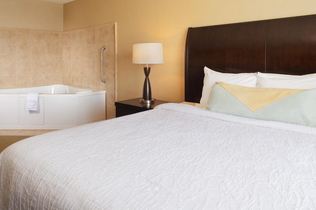 Hilton Garden Inn Omaha East/Каунсъл Блъфс Екстериор снимка