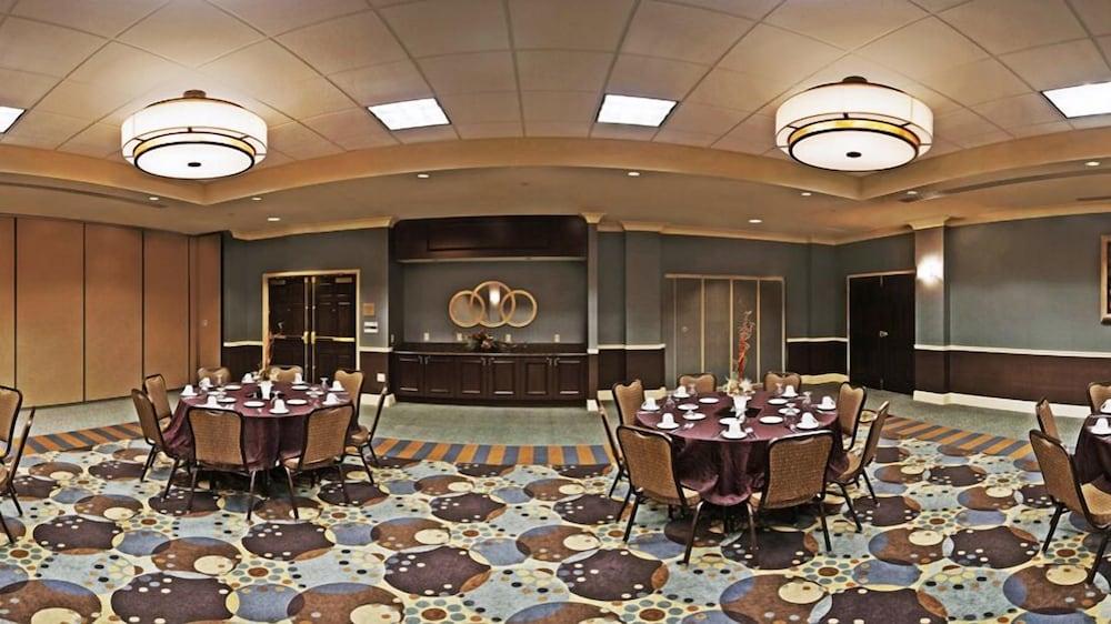 Hilton Garden Inn Omaha East/Каунсъл Блъфс Екстериор снимка
