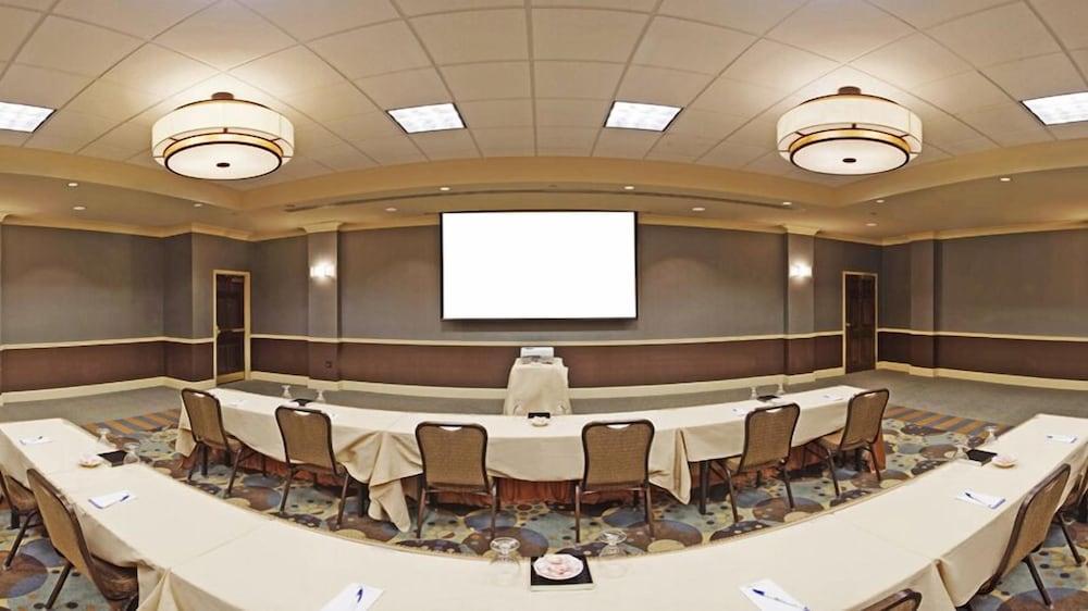 Hilton Garden Inn Omaha East/Каунсъл Блъфс Екстериор снимка
