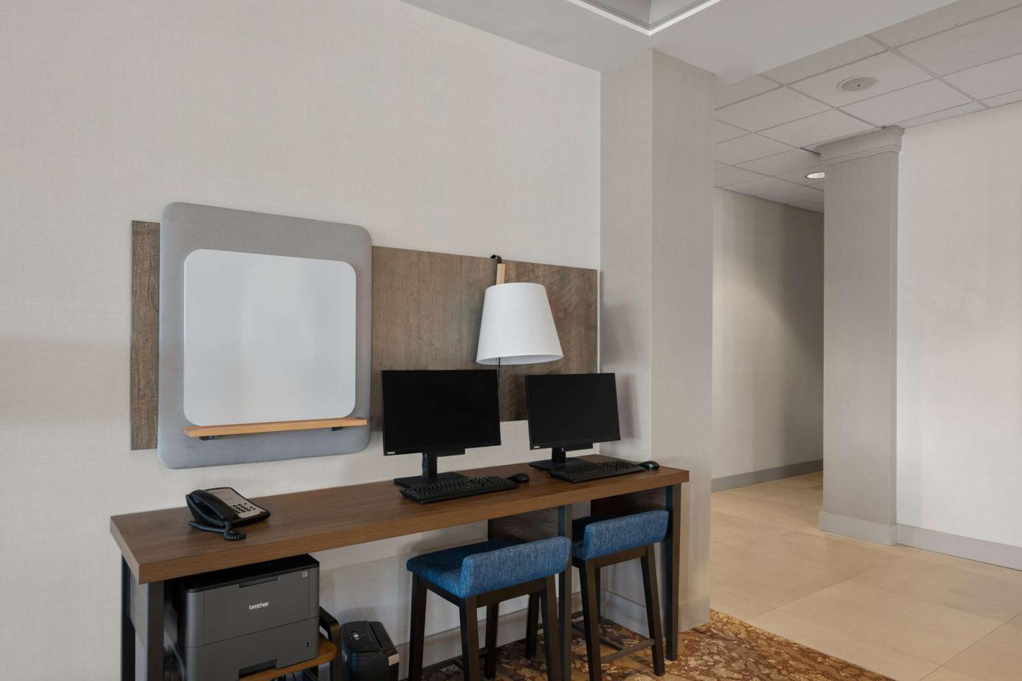 Hilton Garden Inn Omaha East/Каунсъл Блъфс Екстериор снимка